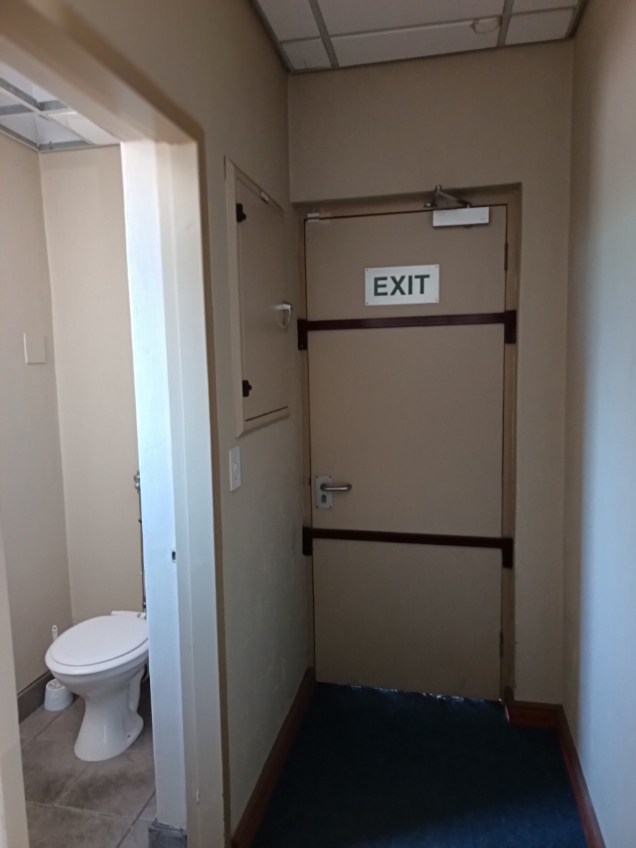 To Let commercial Property for Rent in Bo Oakdale Western Cape